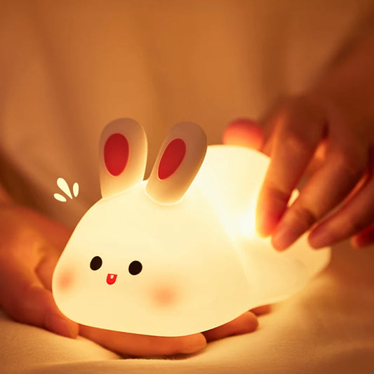 Veilleuse Lapin Lumineux – Une douce lumière pour des nuits apaisées